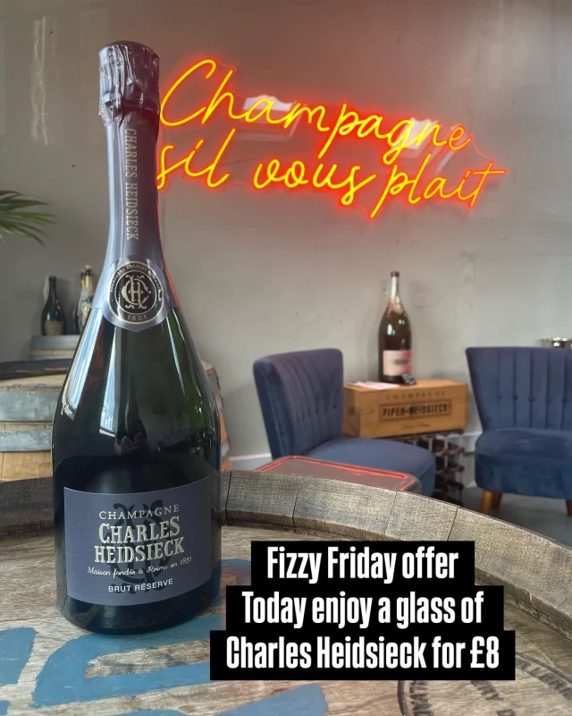 Happy Bank Holiday! 
We love Fizzy Friday at Vineyards, so we thought let’s showcase a new addition to our range. 
Welcoming Charles Heidsieck to our shelves and today, you can enjoy a glass for just £8! And before you ask, that’s not a pint glass 🤣 (125ml glass🥂)
🍾
🍾
#champagne #fizzyfriday #champagnelife #sherborne #dorset #bankholiday #halfterm #fizzy #friday #wedding